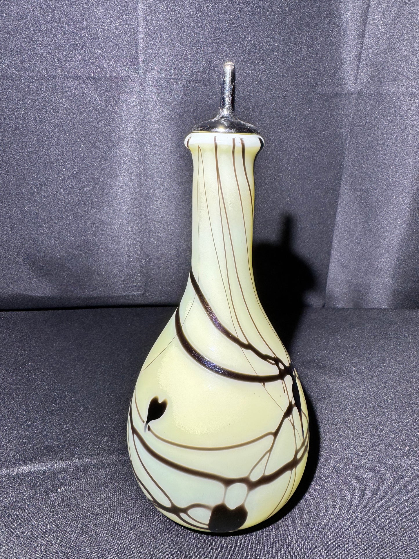 Uranium Fenton Barber Bottle – Hanging Hearts