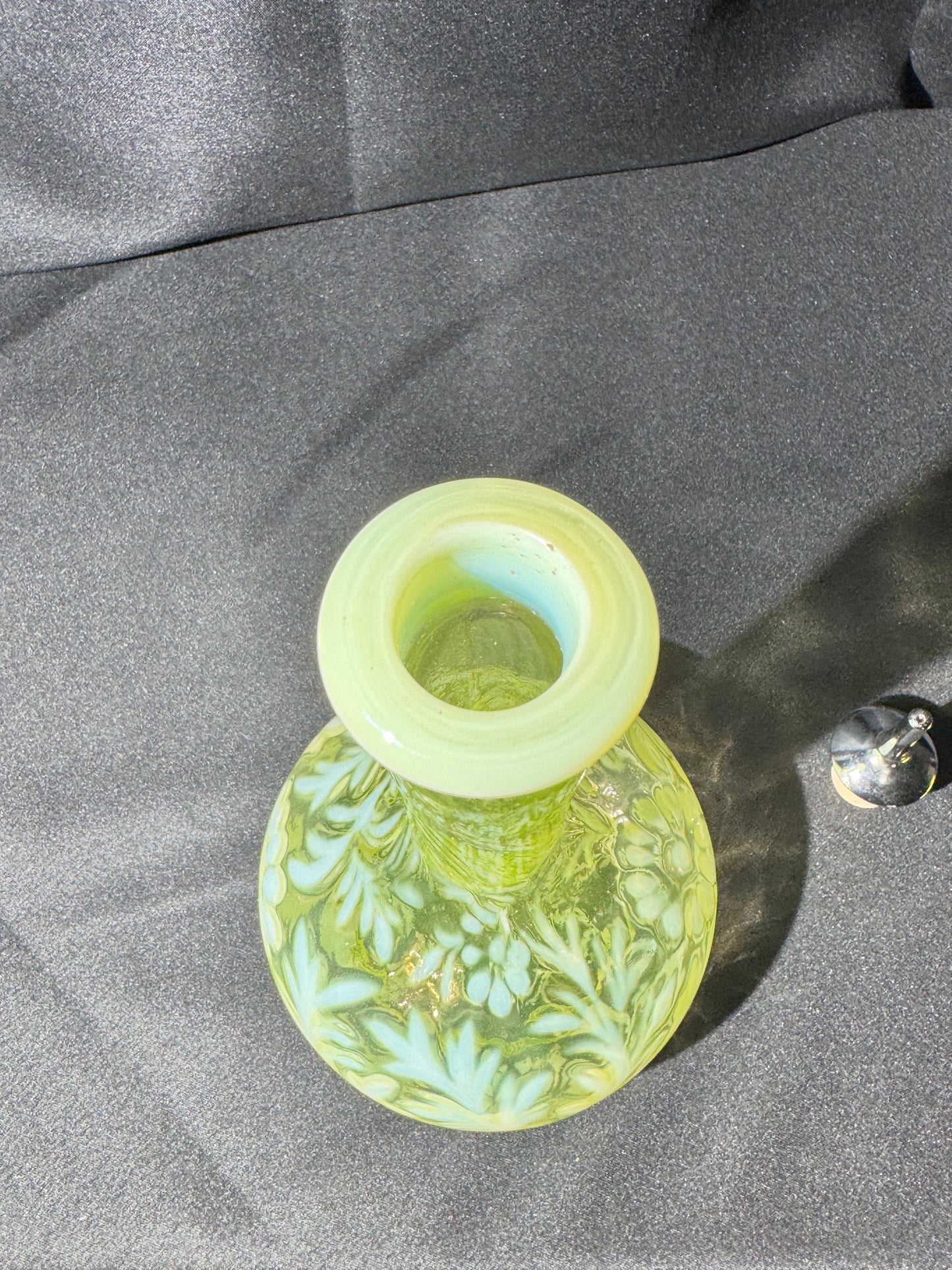 Uranium Daisy and Fern Barber Bottle with Topper