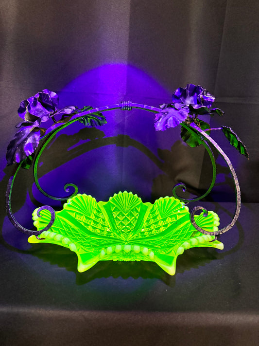 Uranium Davidson Queen’s Crown Bowl with Iron Handle & Rose Accents – Vintage Decorative