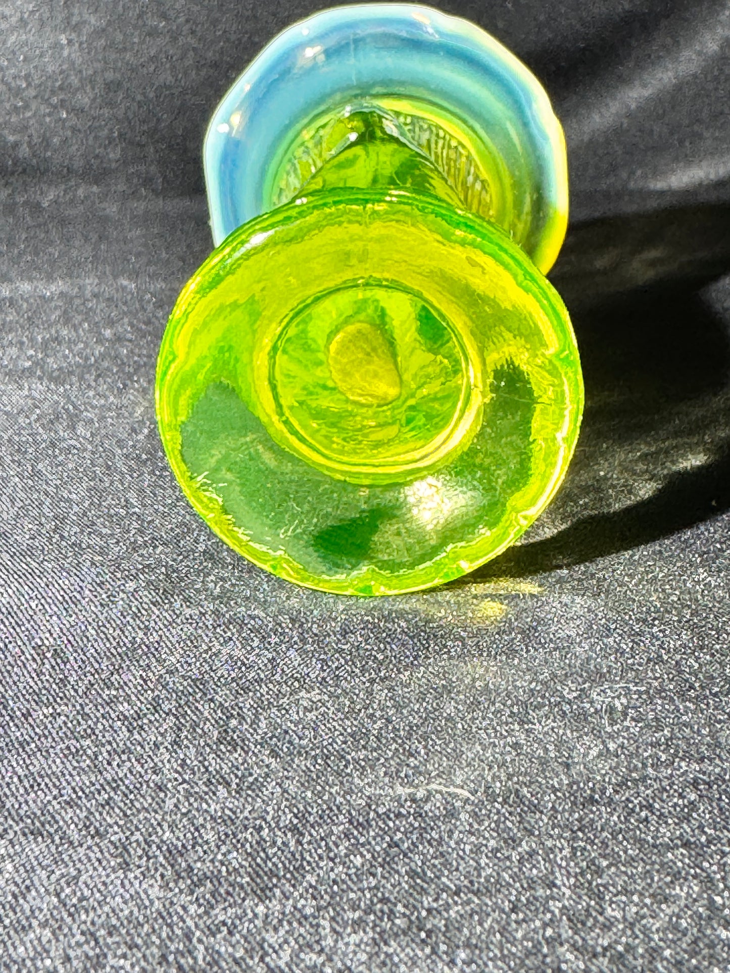 Uranium- topaz Opalescent- Cornucopia in Hand - Bud Vase