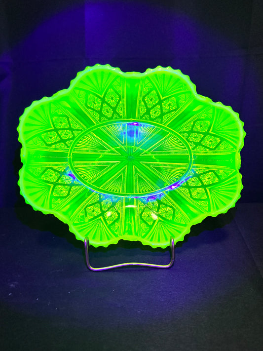 George Davidson “Lords and Ladies” Uranium Opalescent Serving Bowl 9.5”x7.5”
