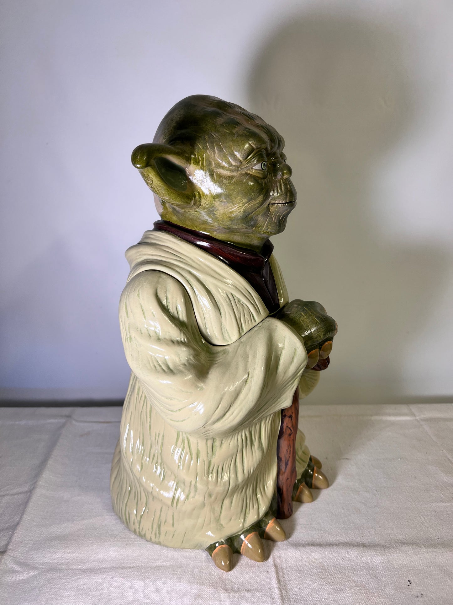 Yoda-Star Wars - collectors edition, cookie jar- Card Characters Inc.
shipping box dimensions 17 x 11” x 13”