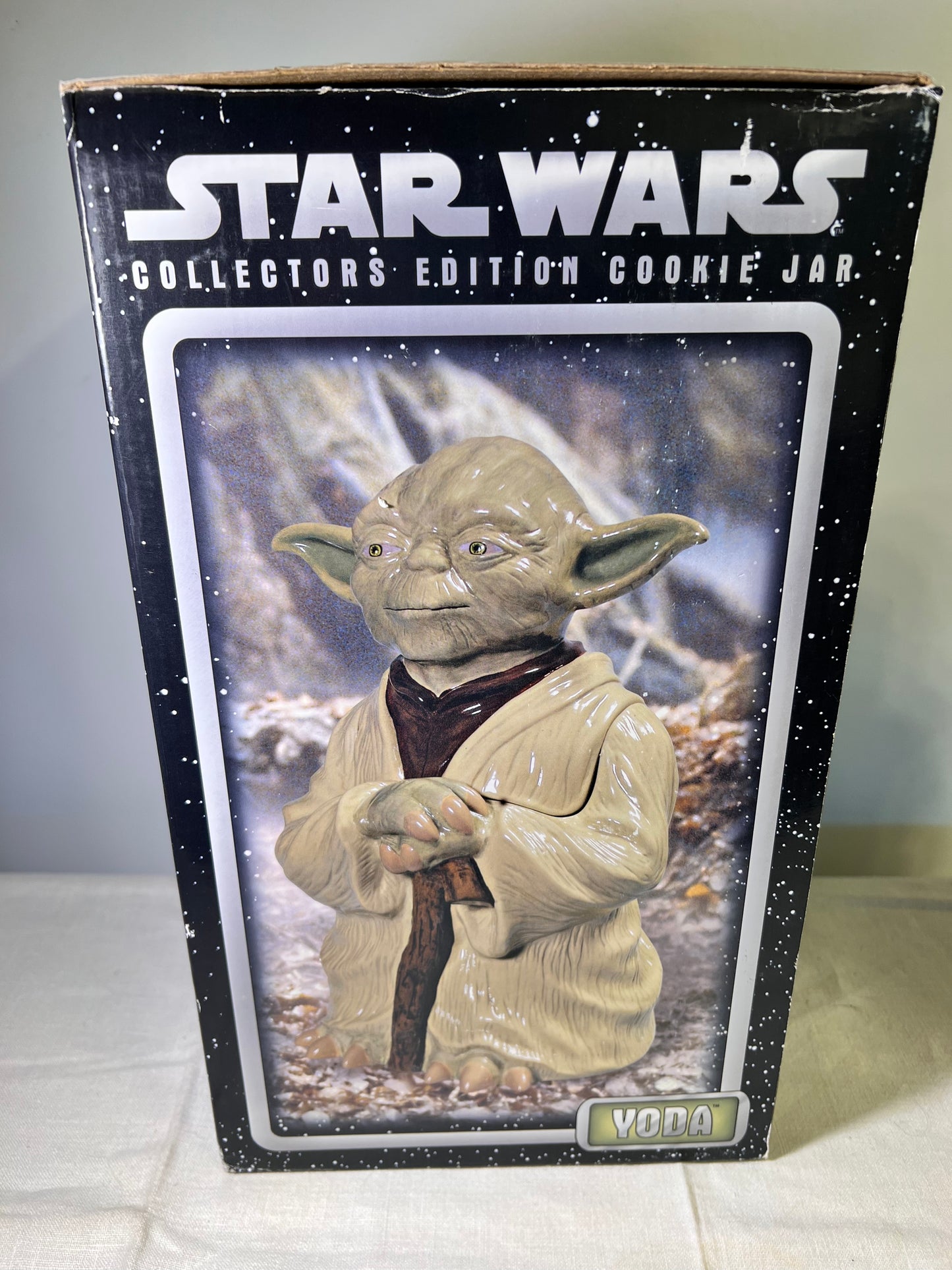 Yoda-Star Wars - collectors edition, cookie jar- Card Characters Inc.
shipping box dimensions 17 x 11” x 13”