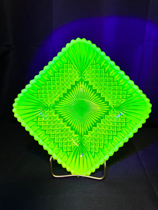 Uranium- Davidson- Somerset Square Suited Bowl Primrose Pearline Opalescent