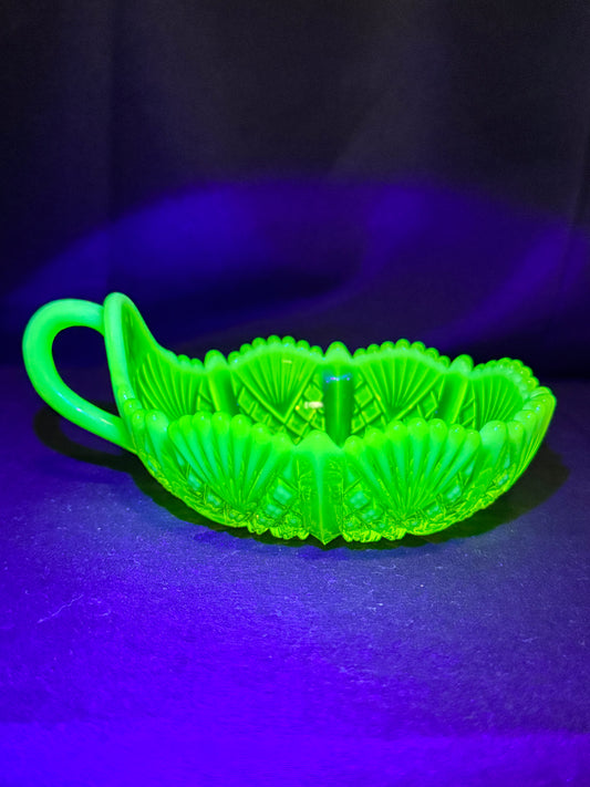 Uranium - Davidson “War of Roses” Nappy (Handled Bowl) - Primrose Pearline