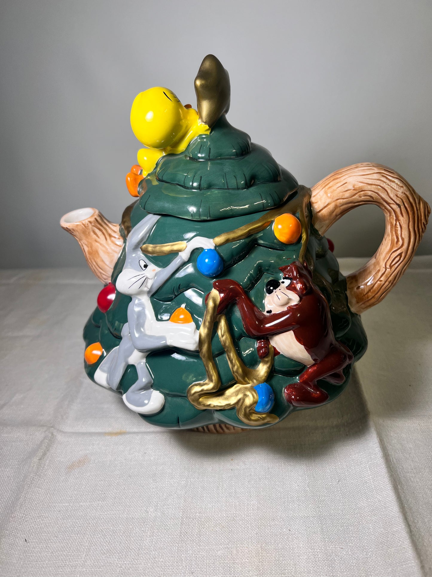 Sylvester & popular Tweety Bird Tea Kettle