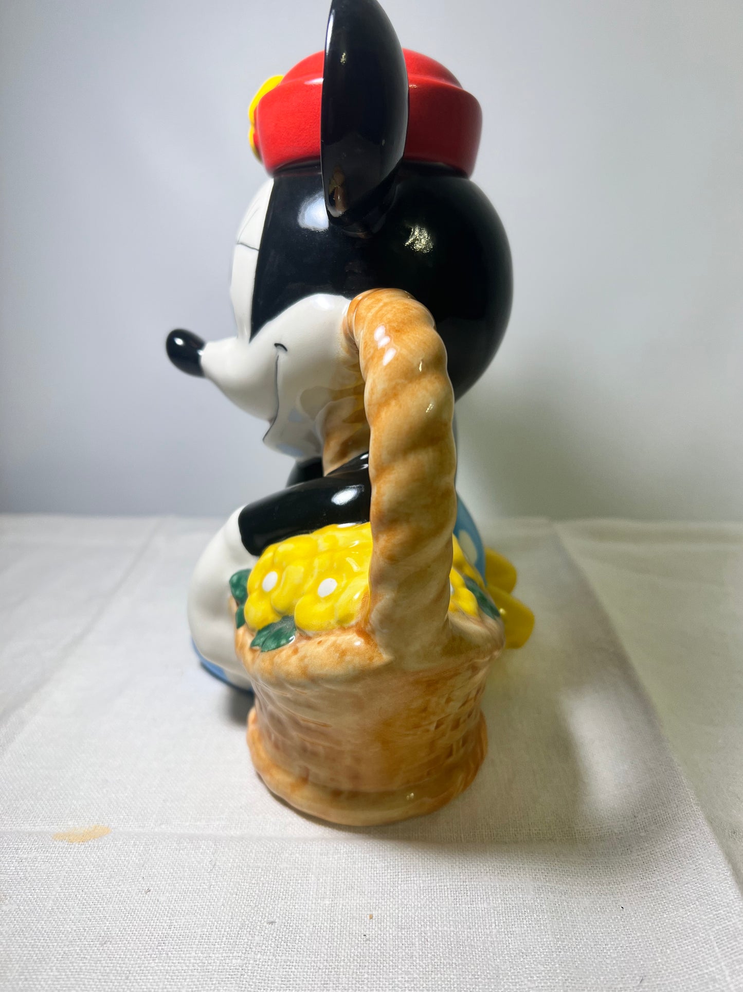 Minnie Mouse- 8 1/2” Teapot- Treasure Craft- Disney- Handpainted