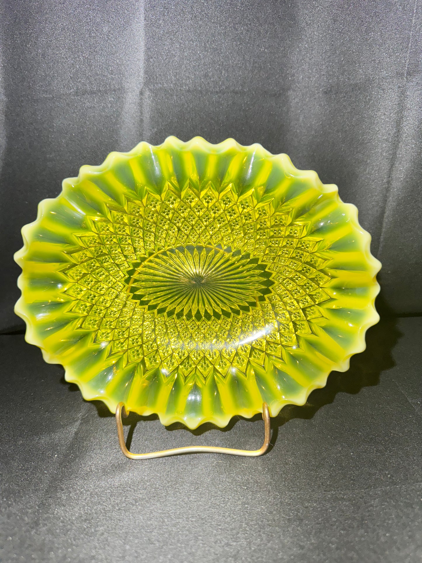 Davidson Primrose Pearline Somerset Ruffled Oval Bowl – Uranium Glass – c.1890s – 9.5” x 7.5”