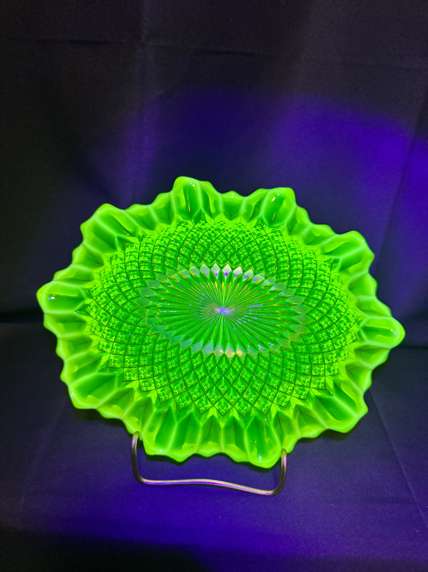 Davidson Primrose Pearline Somerset Ruffled Oval Bowl – Uranium Glass – c.1890s – 9.5” x 7.5”