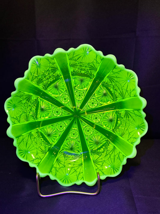 Davidson Lady Chippendale Bowl Primrose Pearline (RD 176566) 9” Round Uranium Glass