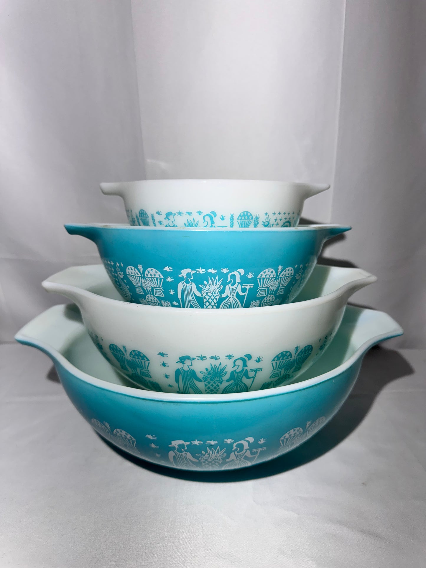 Vintage Pyrex Amish Butterprint Cinderella Mixing Bowl Set (4 Bowls) – Teal Blue & White Alternating Colors