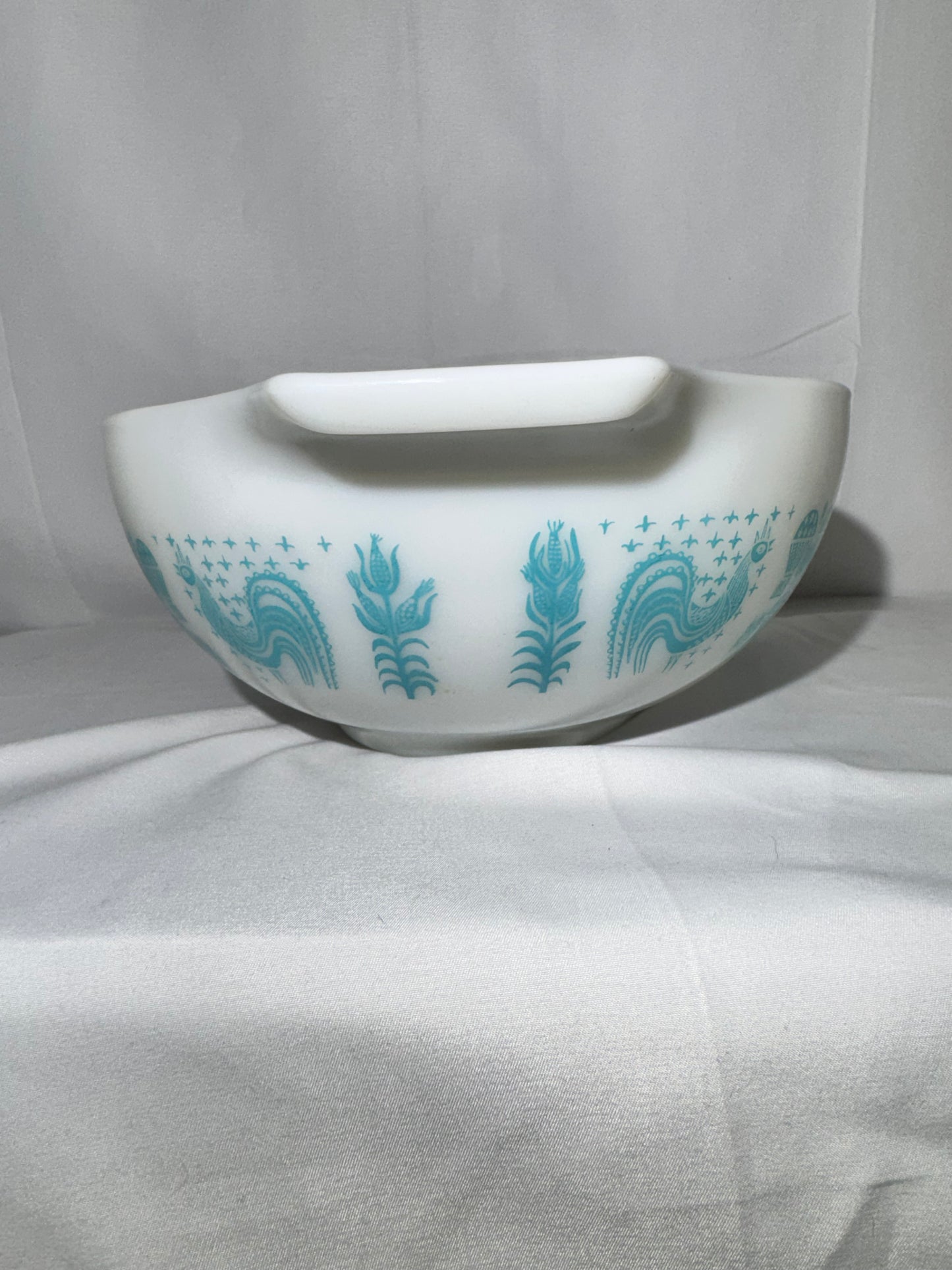 Vintage Pyrex Amish Butterprint Cinderella Mixing Bowl Set (4 Bowls) – Teal Blue & White Alternating Colors