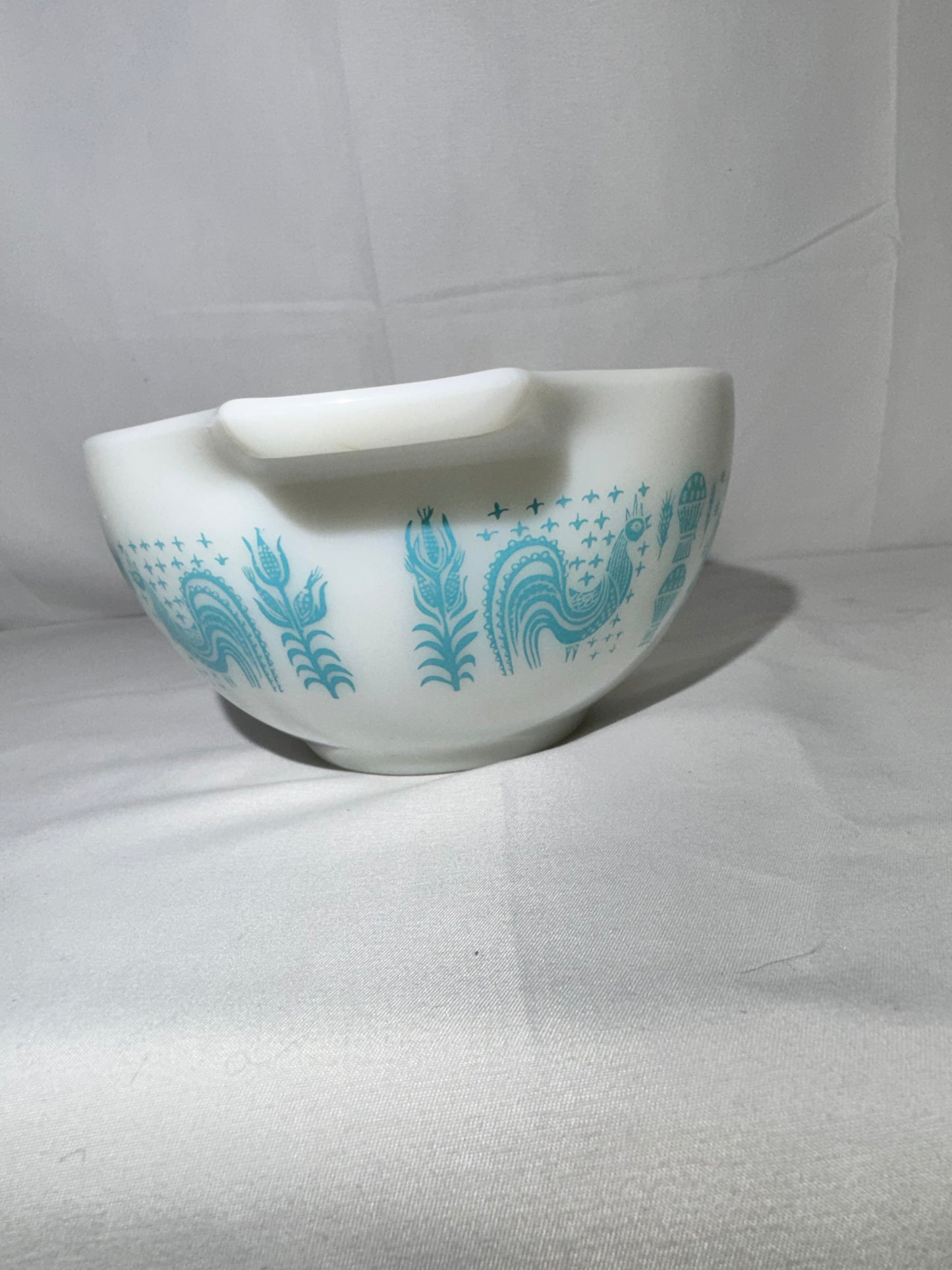 Vintage Pyrex Amish Butterprint Cinderella Mixing Bowl Set (4 Bowls) – Teal Blue & White Alternating Colors