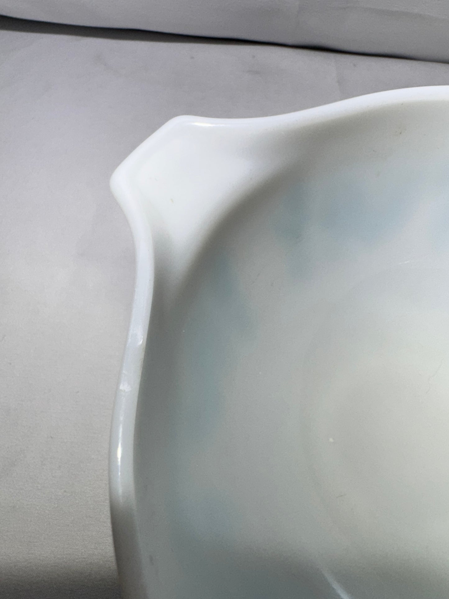 Vintage Pyrex Amish Butterprint Cinderella Mixing Bowl Set (4 Bowls) – Teal Blue & White Alternating Colors