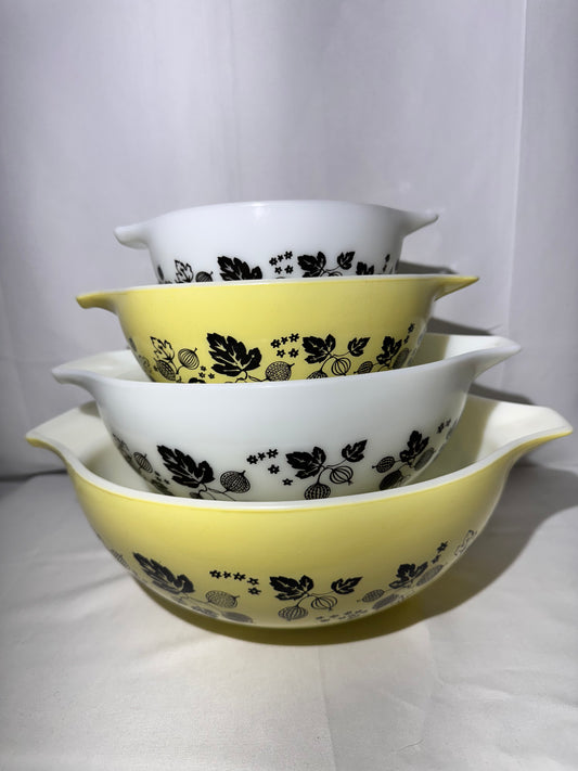 Vintage Pyrex Gooseberry Cinderella Mixing Bowl Set – Yellow, White & Black – 4 Piece Complete Set (441, 442, 443, 444)