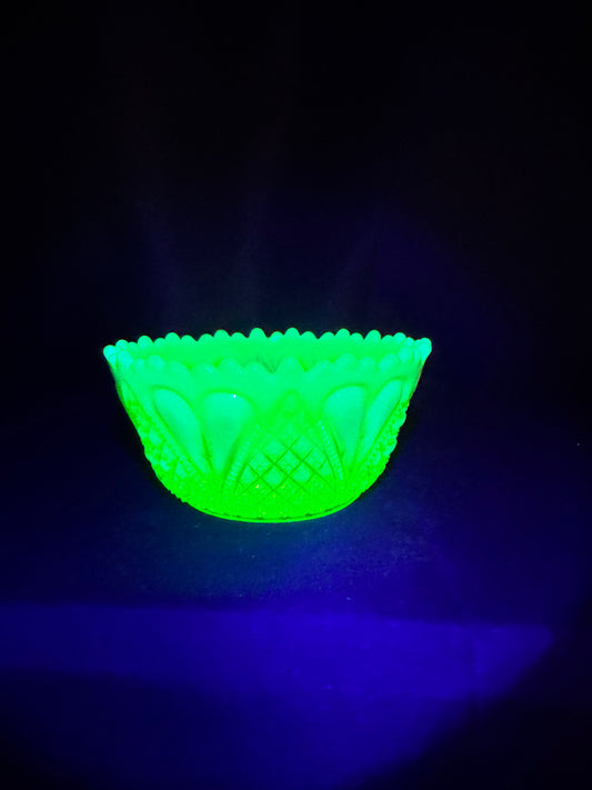 Uranium- Davidson Primrose Pearline “William and Mary” bowl