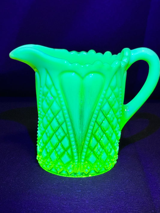 Uranium Davidson “Willam and Mary” Pearline Primrose 3 1/2” Creamer