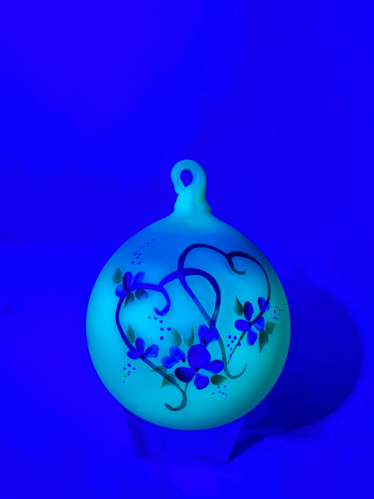 Uranium-Burmese Satin - Fenton-Custard ornament-handed painted-signed-2010 TLC antiques #33/50 signed by J. Powell