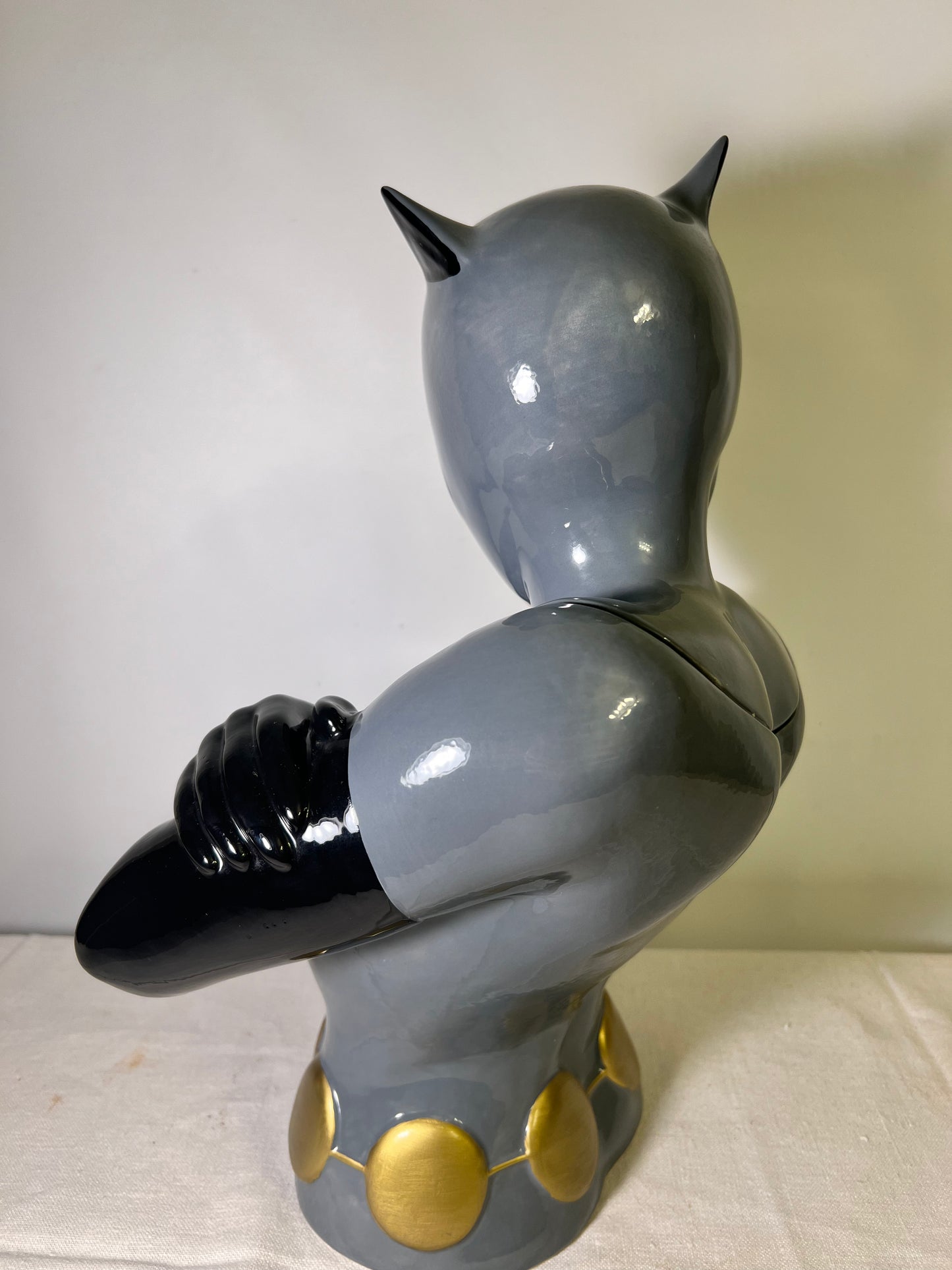 Catwomen -1995 DC Comics-13 1/2” Cookie Jar - Warner Brothers-Hand Painted