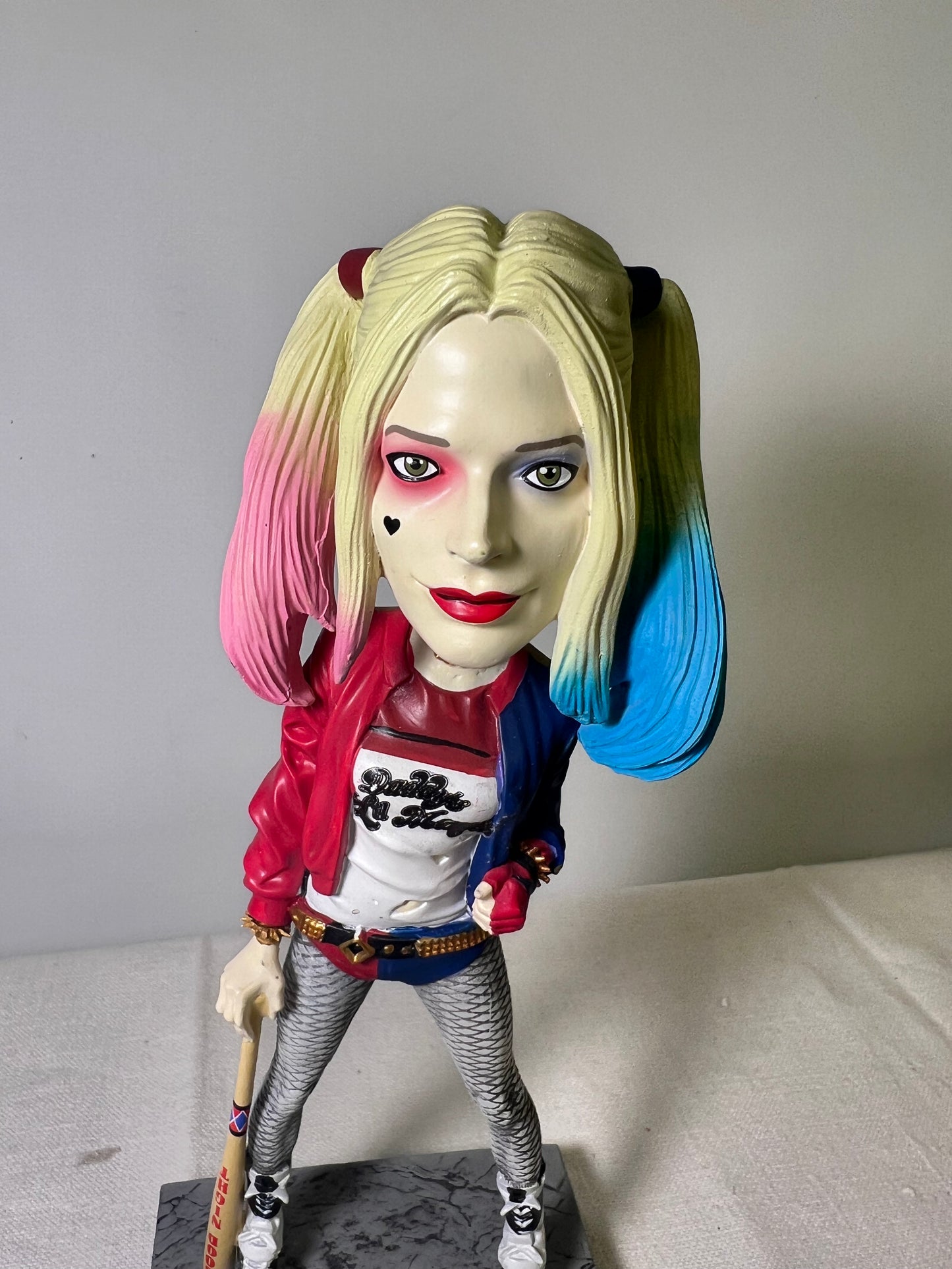 Harley Quinn- 8 1/2” bobble head- NECA-suicide squad-DC comics-Warner Brothers