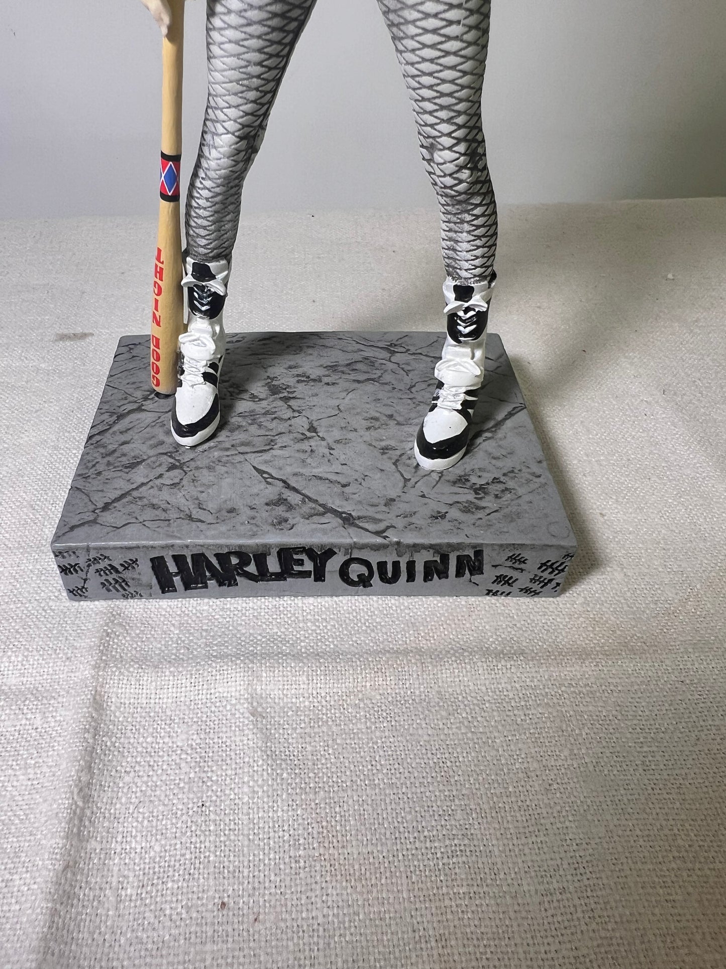 Harley Quinn- 8 1/2” bobble head- NECA-suicide squad-DC comics-Warner Brothers