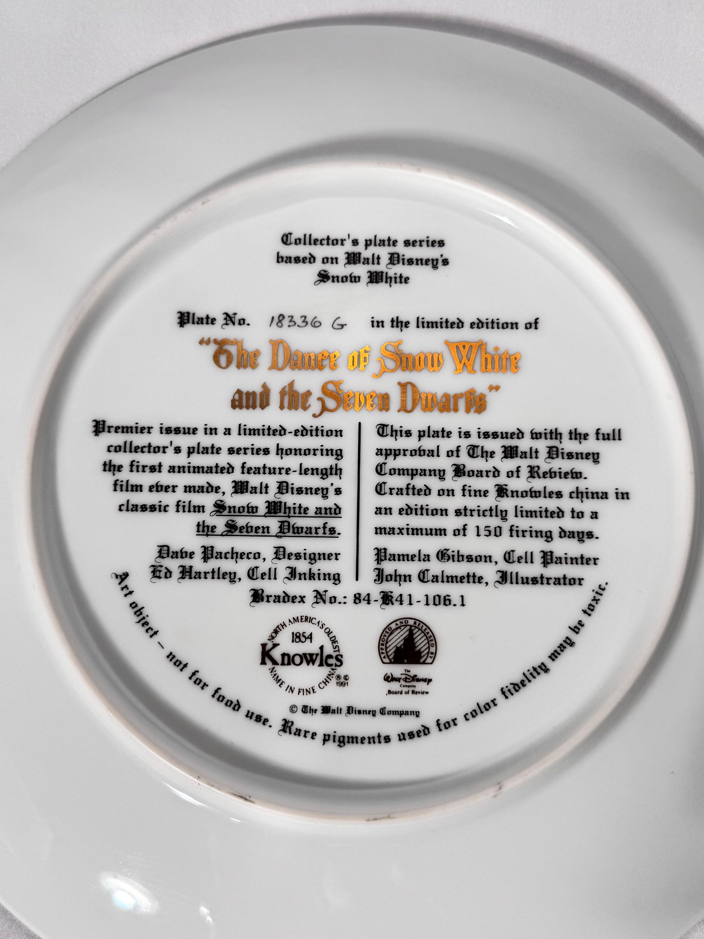 Snow White, and the seven dwarfs-collector plate -Knowles- Disney- the dance of Snow White and the seven dwarfs-original box with certificate