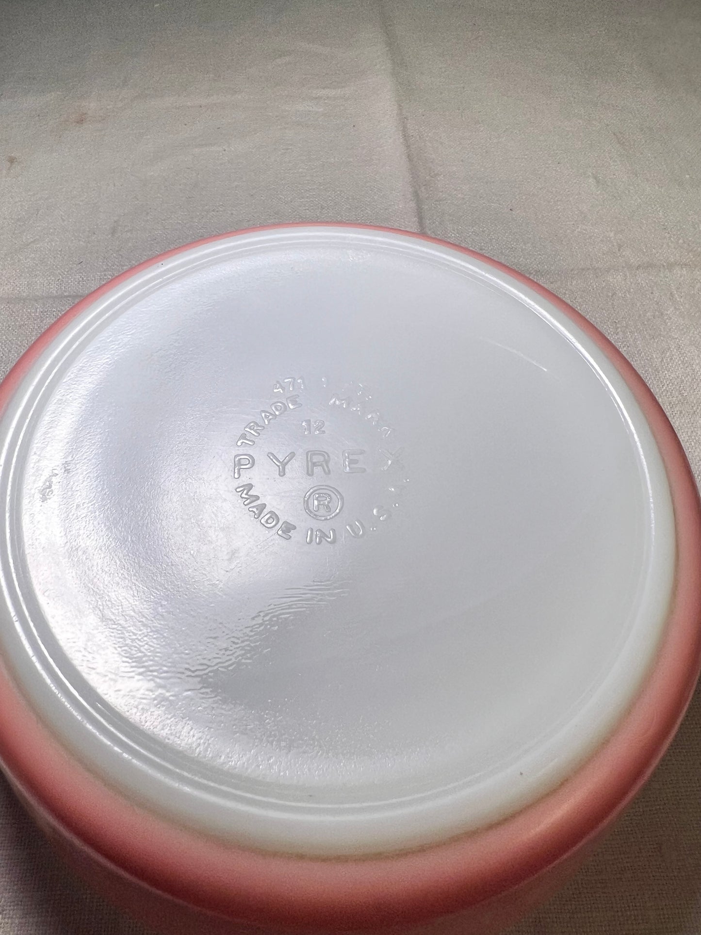 Pyrex- pink gooseberry- 1pt. -471 with lid 470-C 24