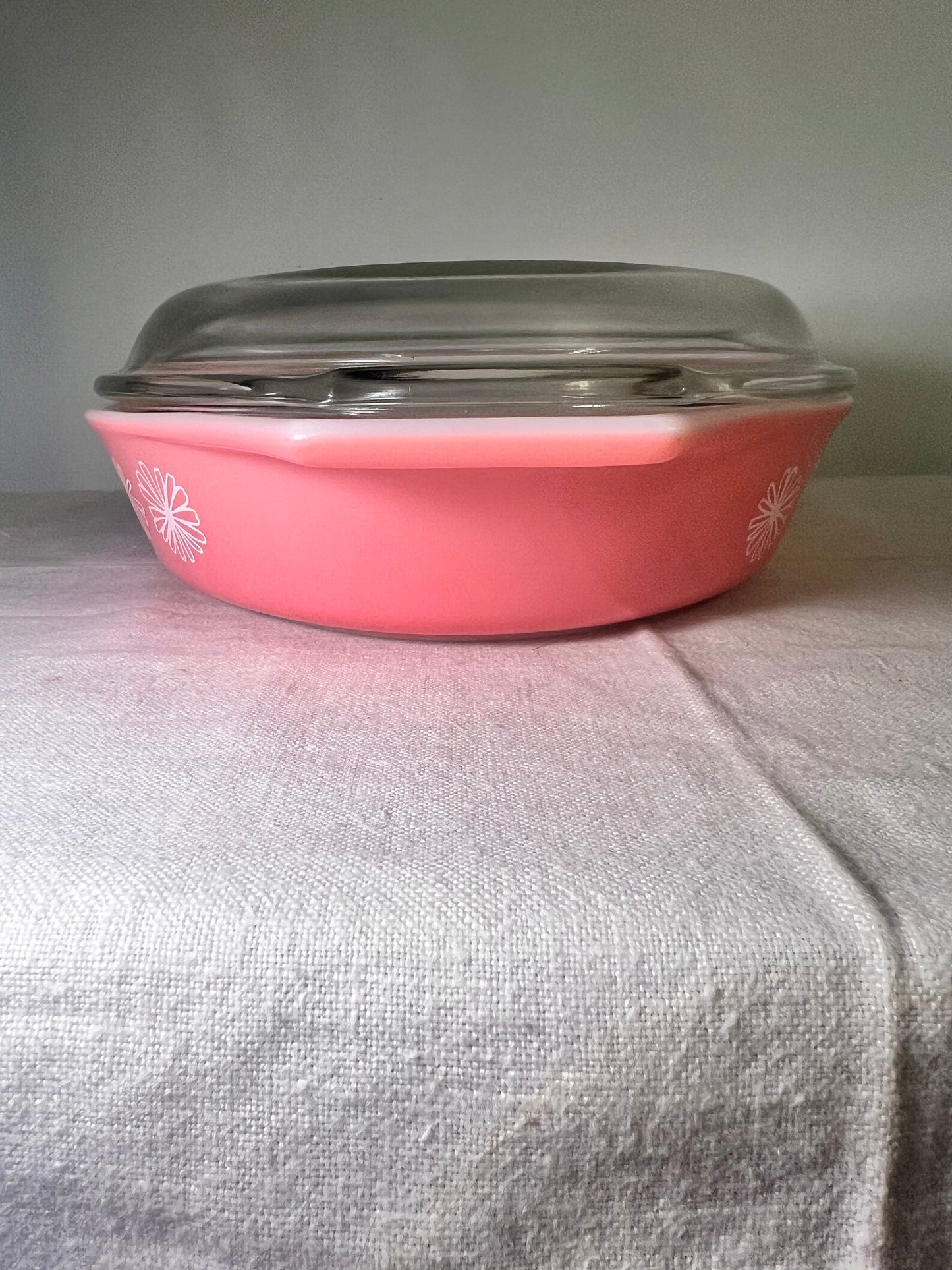 Pyrex-Pink Daisy- 1 1/2 qt Divided Casserole Dish-13- with 94501-23 Lid