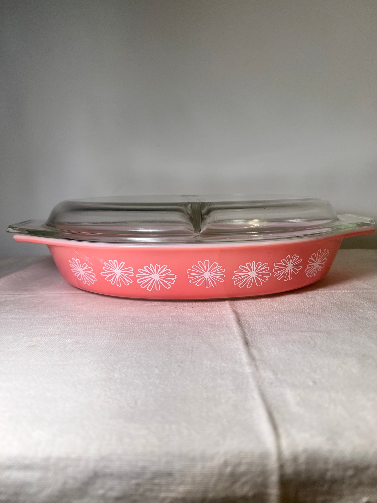 Pyrex-Pink Daisy- 1 1/2 qt Divided Casserole Dish-13- with 94501-23 Lid