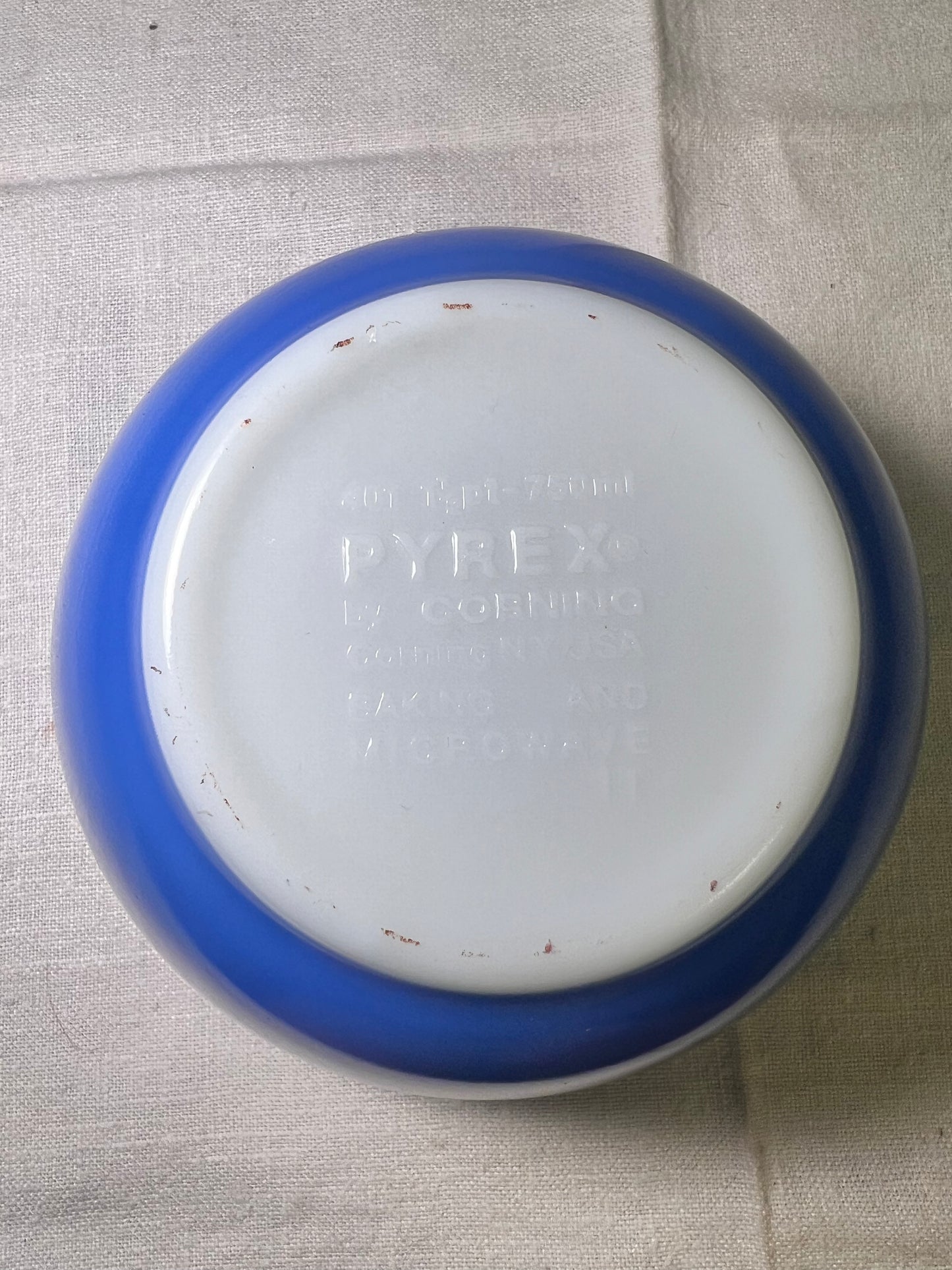 PYREX- Set of 4 nesting bowls-Blue 1 1/2pt. orange 1 1/2qt. Yellow 2 1/2qt. Green 4qt. - Original Box