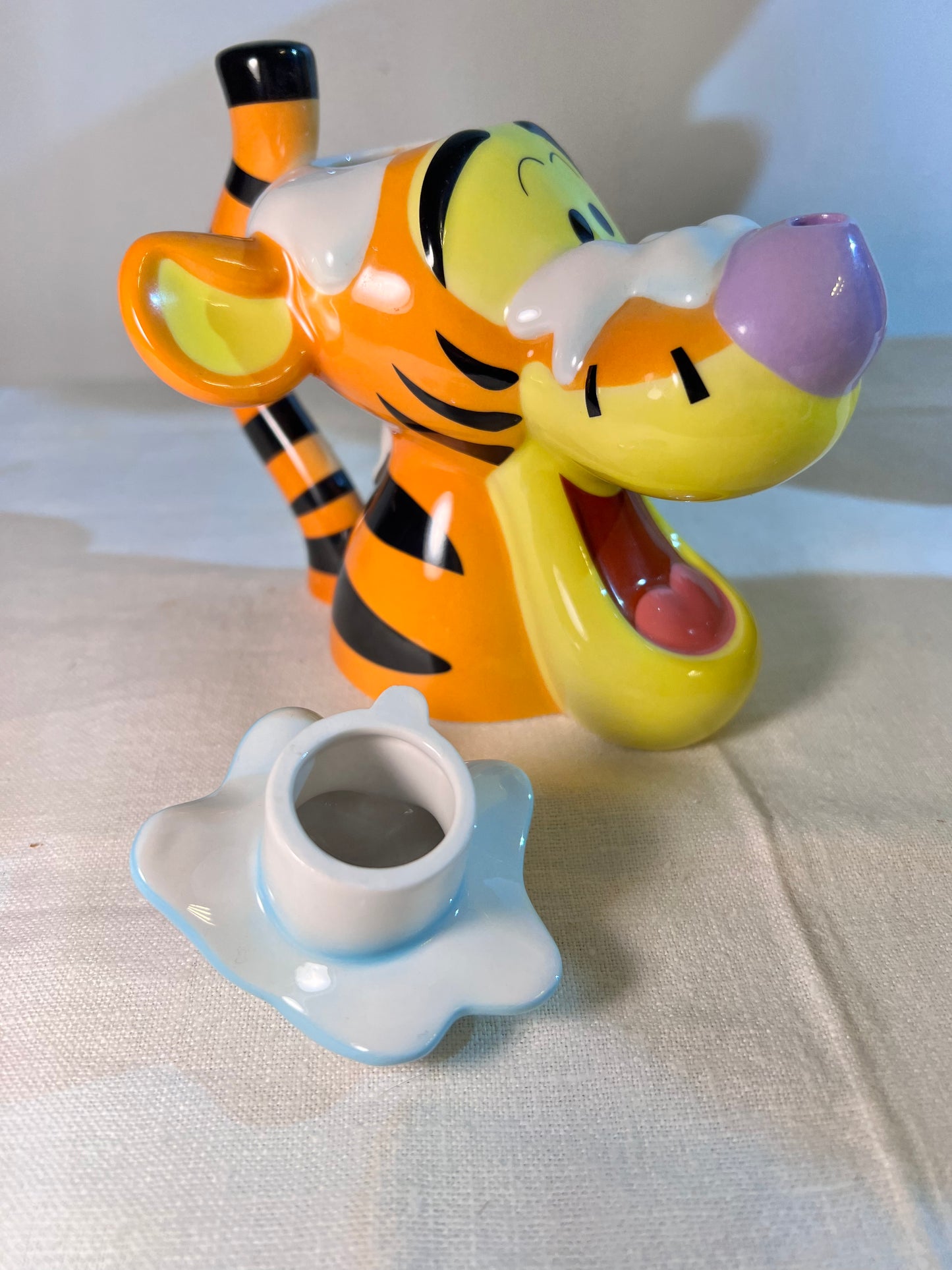 Tiger 5 1/2” teapot- winter Tiger Head -Disney Showcase collection- limited edition- designed by Cardew Design