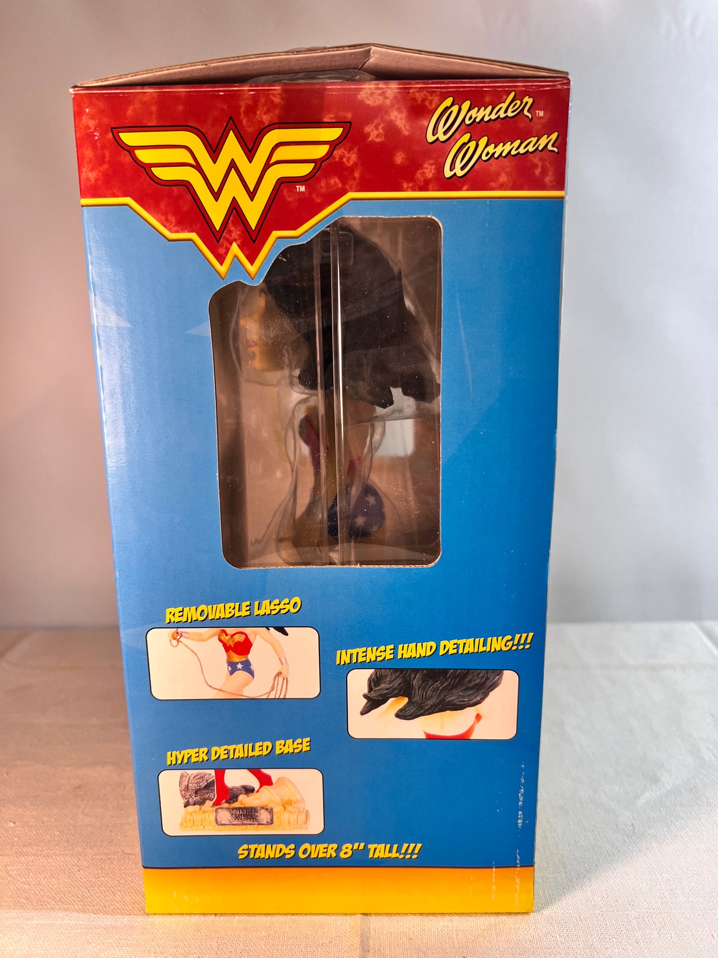 Wonder Woman- 8” Dynamic Bobble Head- Headstrong Heroes- Warner Brothers- DC Comics