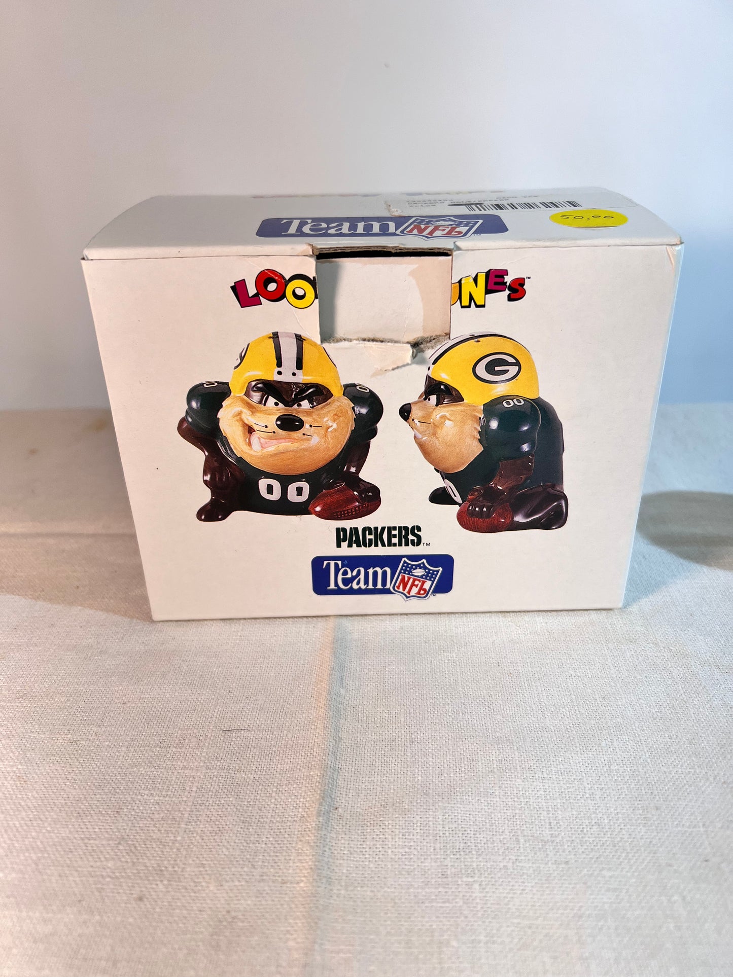 Taz - 3 1/2” Salt and pepper Shakers- NFL Team- Green Bay Packers- Looney Tunes- Warner Brothers-1994- item # 6863