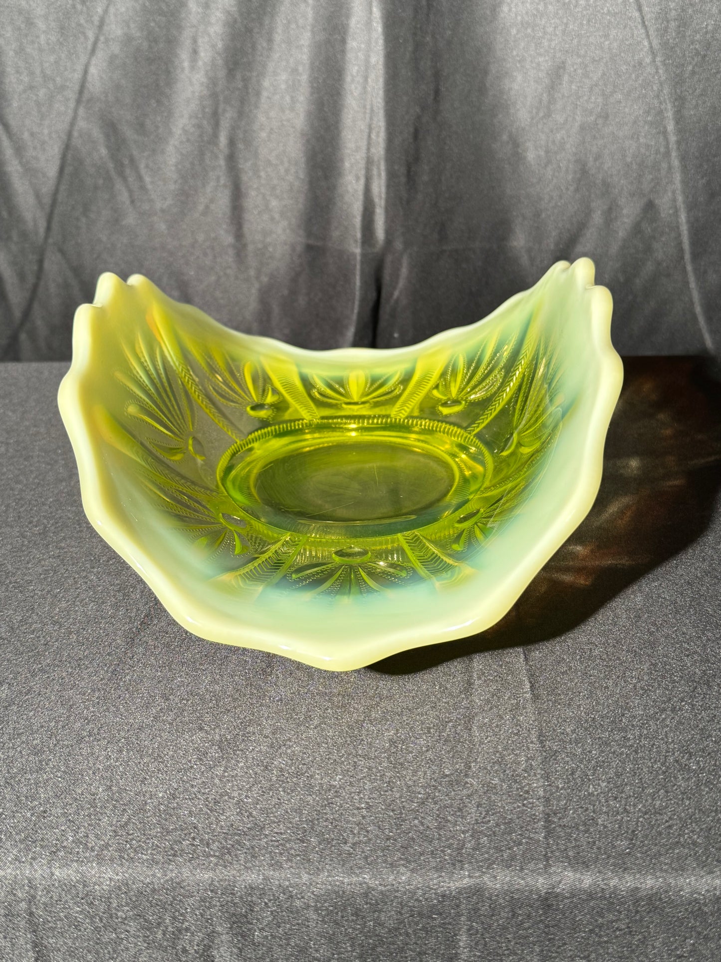 Uranium- Fenton - Cactus- Banana Bowl- Topaz Opalescent