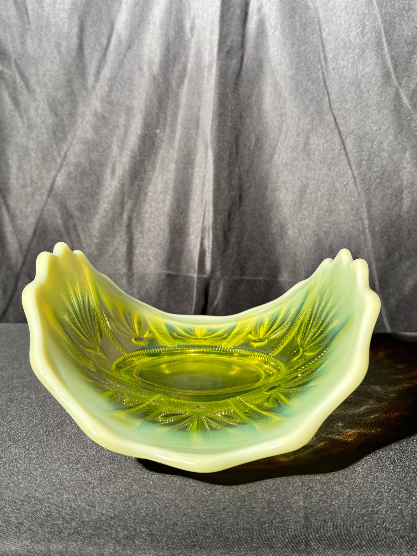 Uranium- Fenton - Cactus- Banana Bowl- Topaz Opalescent