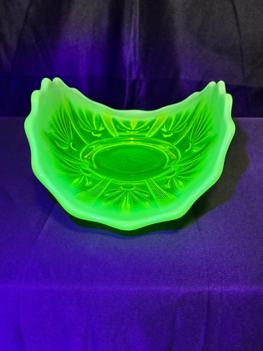 Uranium- Fenton - Cactus- Banana Bowl- Topaz Opalescent