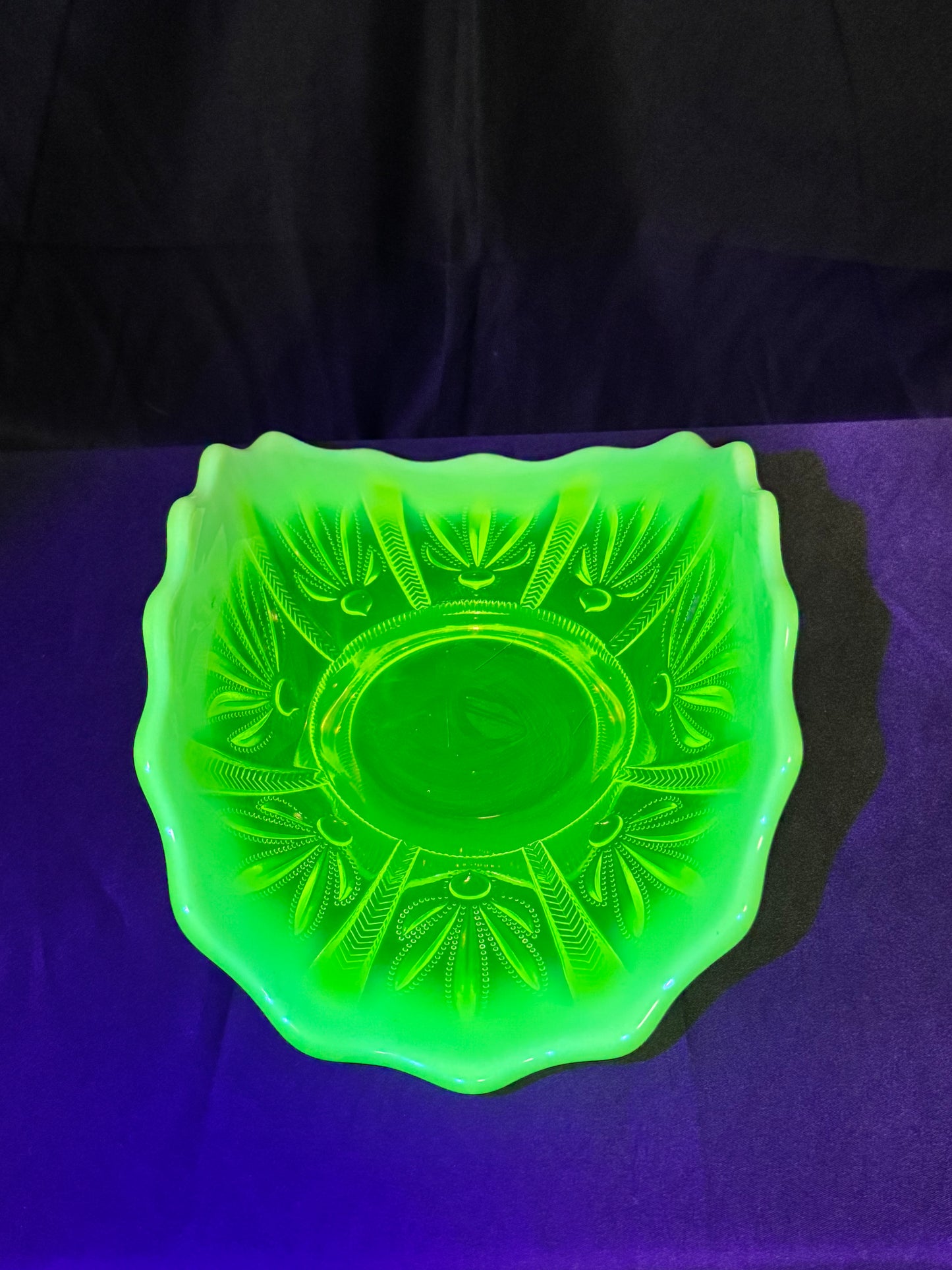 Uranium- Fenton - Cactus- Banana Bowl- Topaz Opalescent