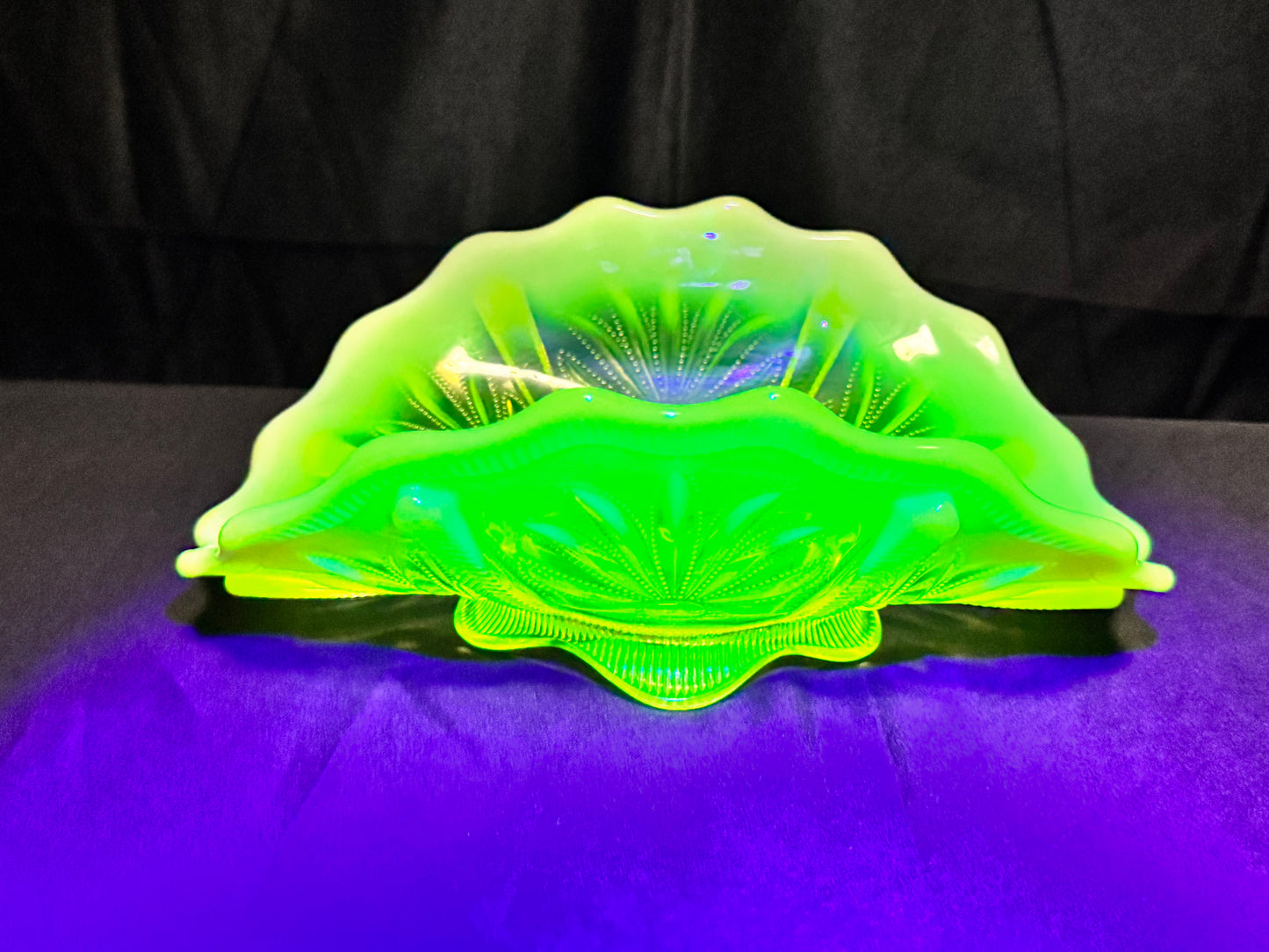 Uranium- Fenton - Cactus- Banana Bowl- Topaz Opalescent
