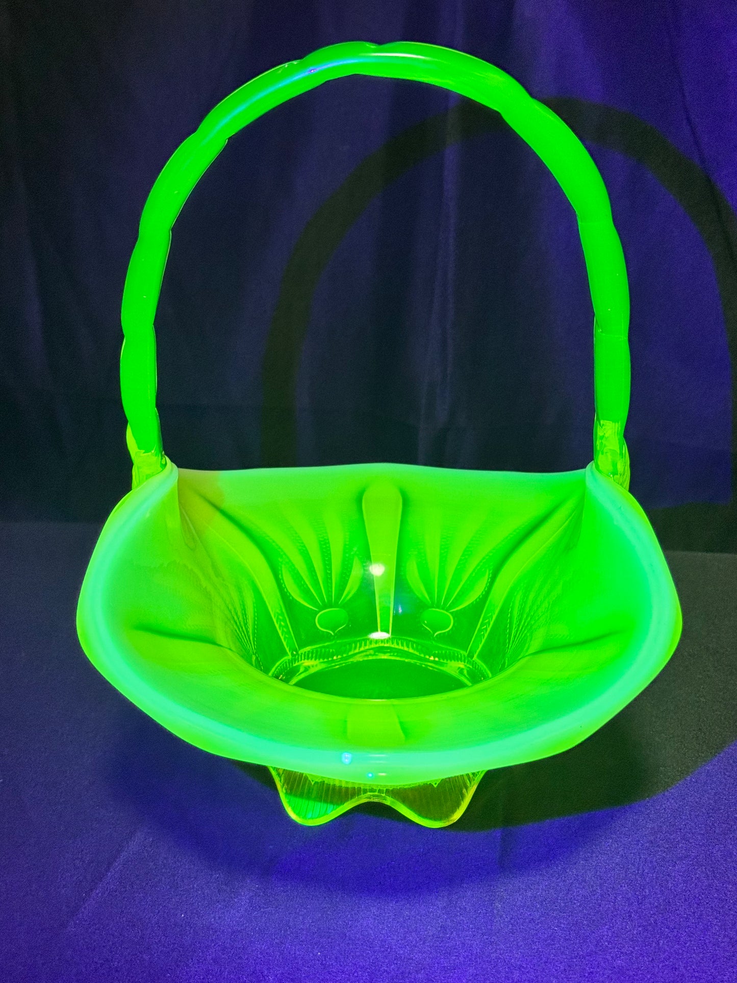 Uranium- Fenton- Cactus- 11” Basket - Topaz Opalescent -