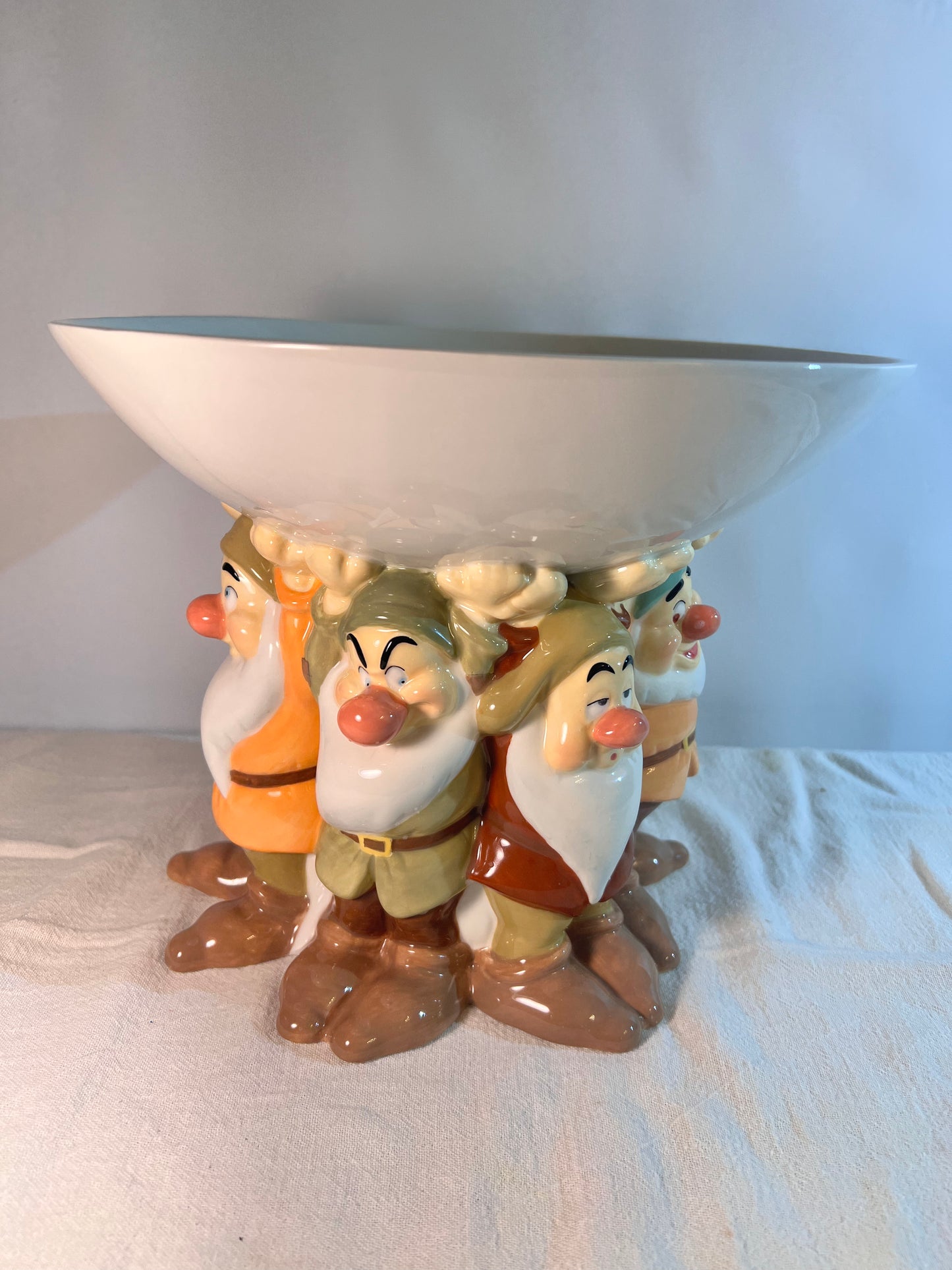 Snow White and the seven dwarfs - 8” tall Footed bowl- Disney