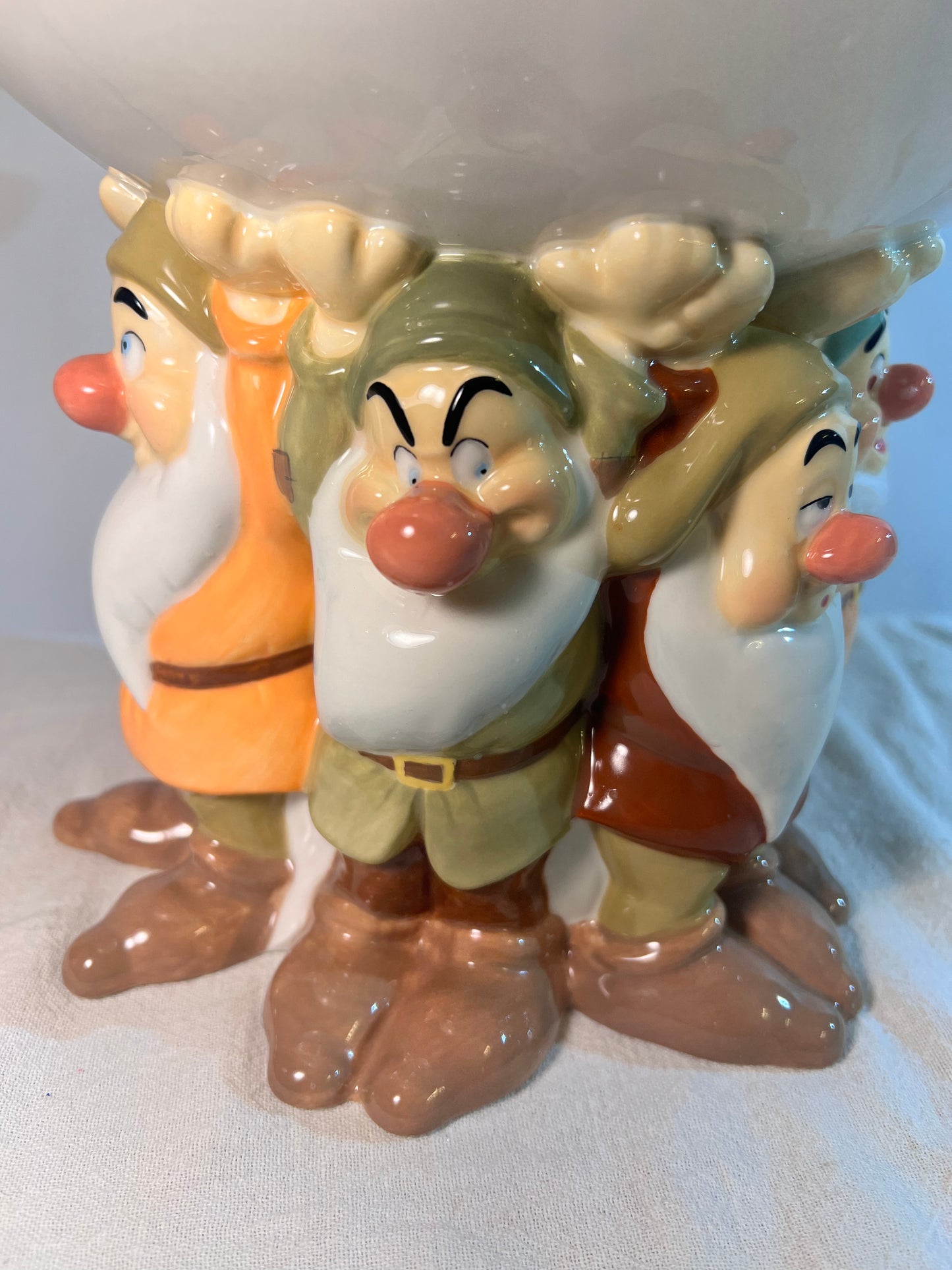 Snow White and the seven dwarfs - 8” tall Footed bowl- Disney