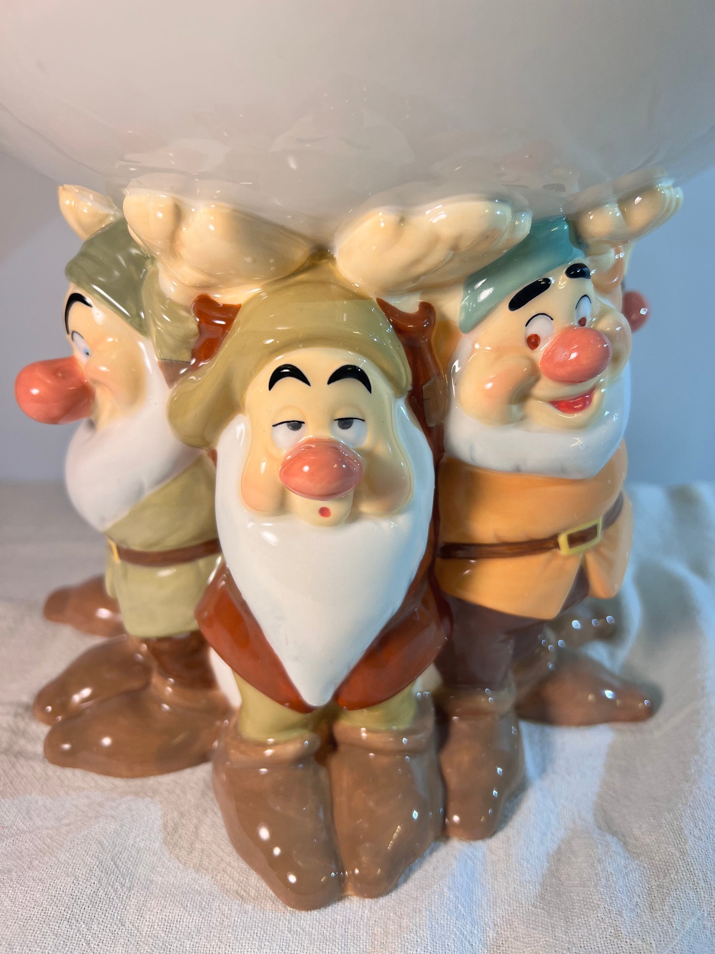 Snow White and the seven dwarfs - 8” tall Footed bowl- Disney