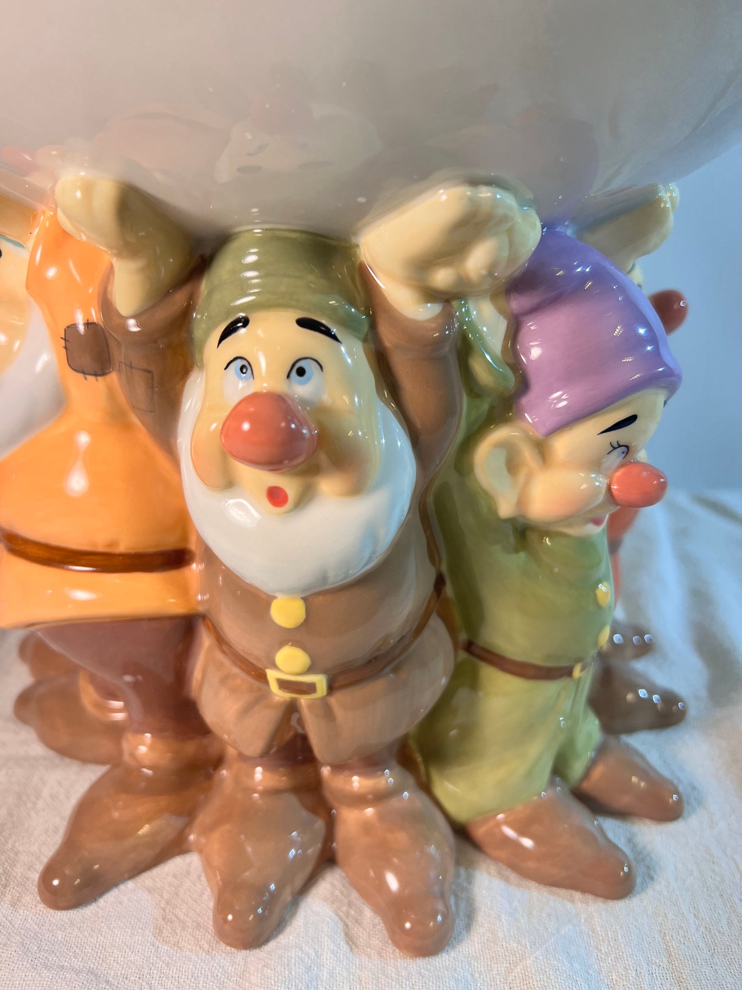 Snow White and the seven dwarfs - 8” tall Footed bowl- Disney