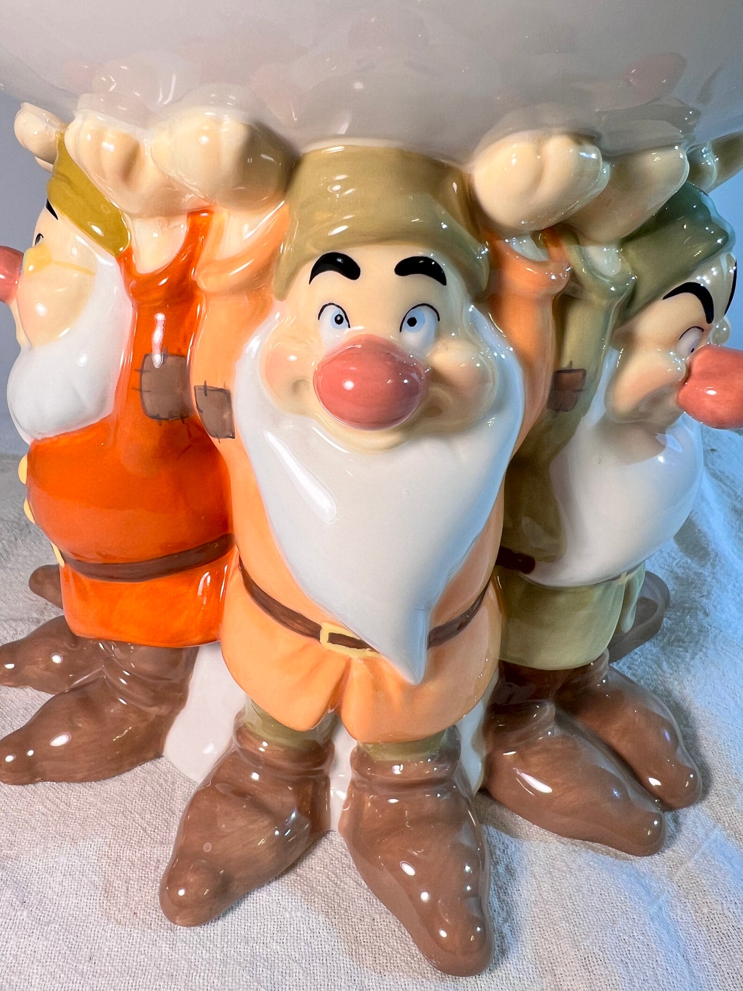 Snow White and the seven dwarfs - 8” tall Footed bowl- Disney