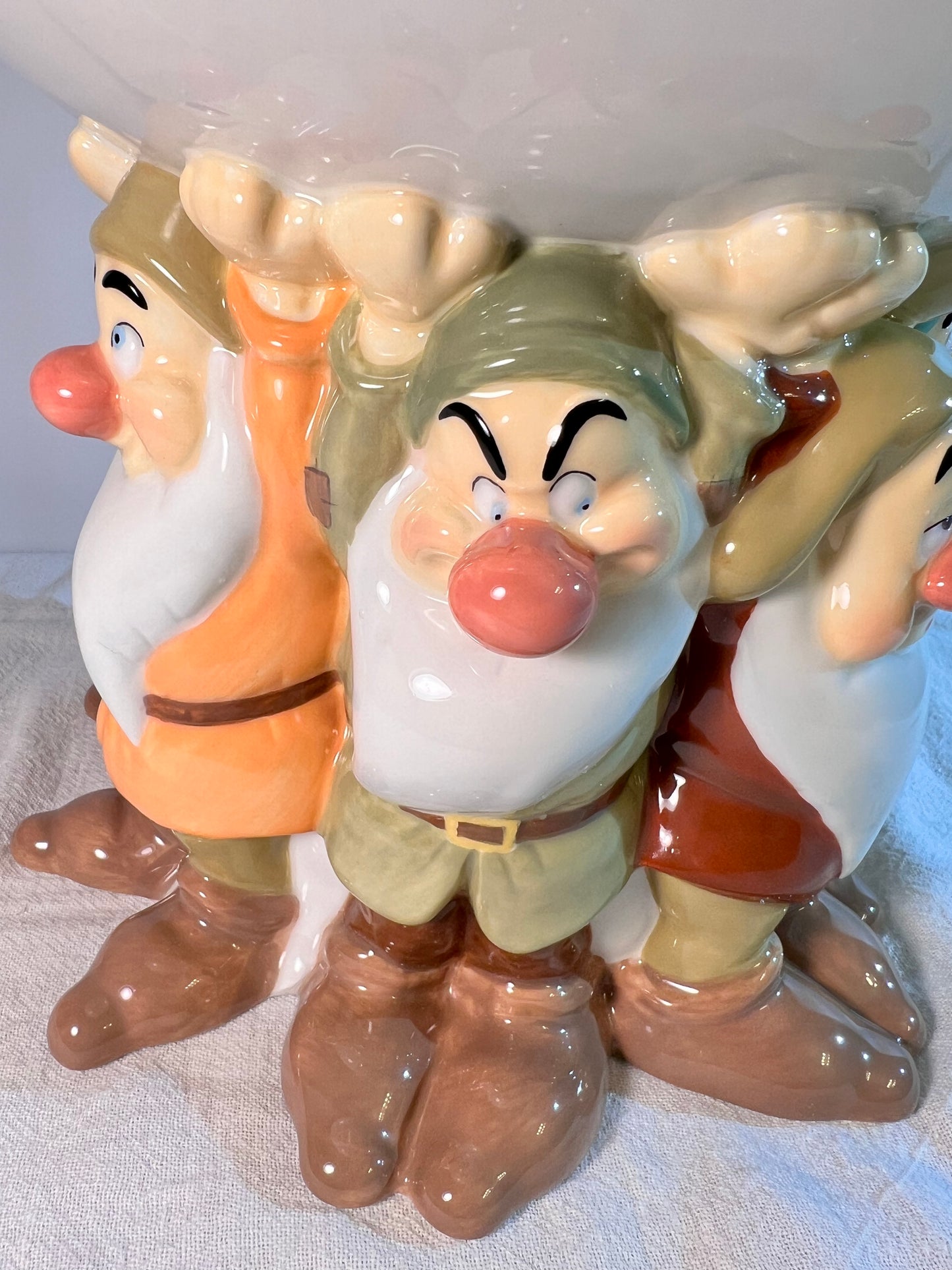 Snow White and the seven dwarfs - 8” tall Footed bowl- Disney