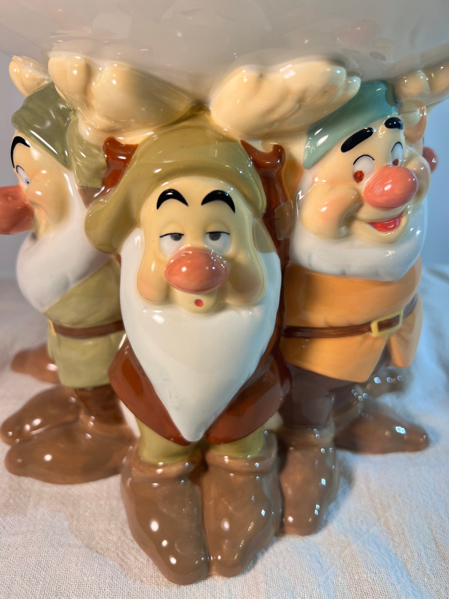 Snow White and the seven dwarfs - 8” tall Footed bowl- Disney