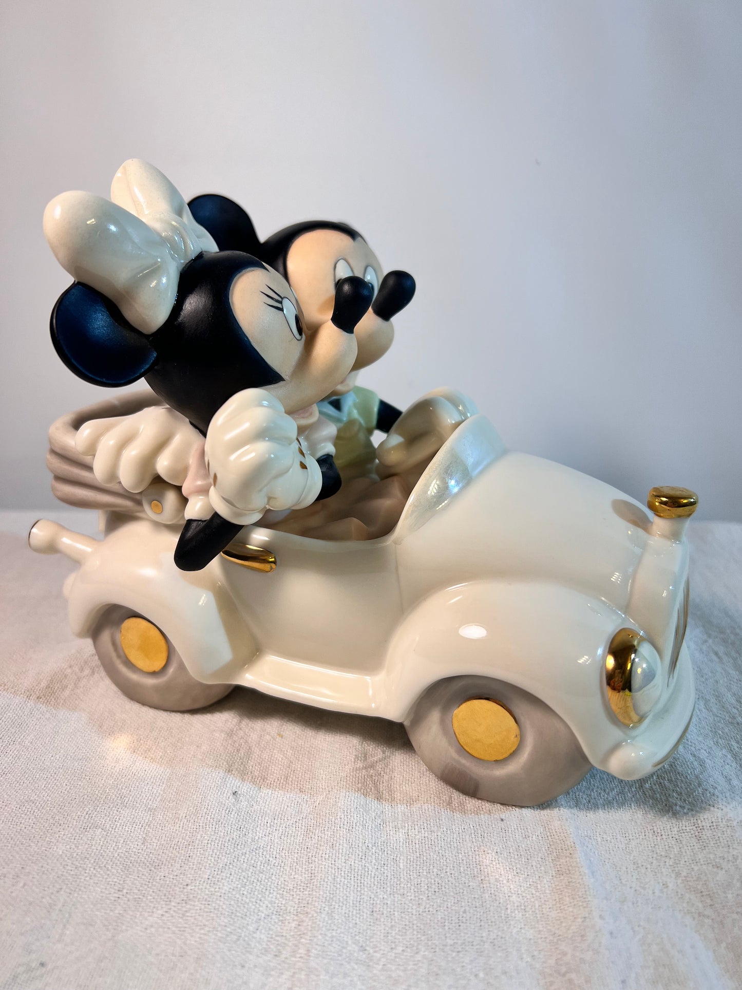 Mickey and Minnie Mouse -Mickey’s Midnight Drive - Disney Showcase Collection - Lennox- 6” Figurine