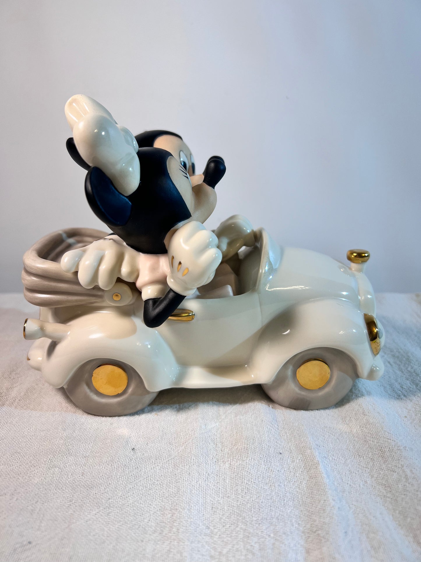 Mickey and Minnie Mouse -Mickey’s Midnight Drive - Disney Showcase Collection - Lennox- 6” Figurine