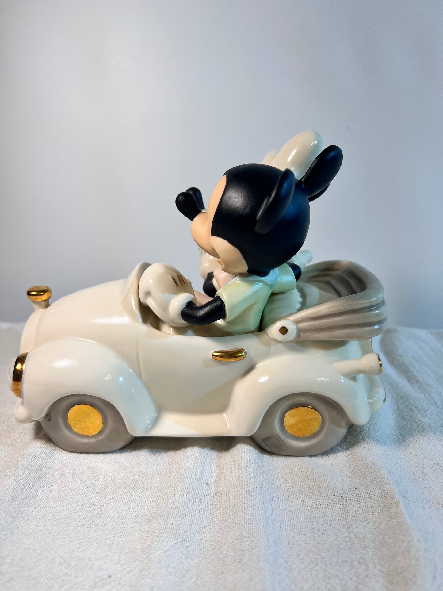 Mickey and Minnie Mouse -Mickey’s Midnight Drive - Disney Showcase Collection - Lennox- 6” Figurine