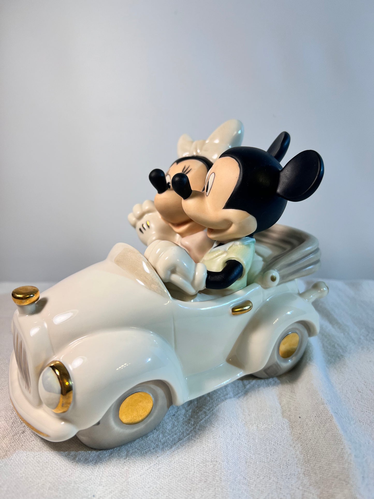 Mickey and Minnie Mouse -Mickey’s Midnight Drive - Disney Showcase Collection - Lennox- 6” Figurine